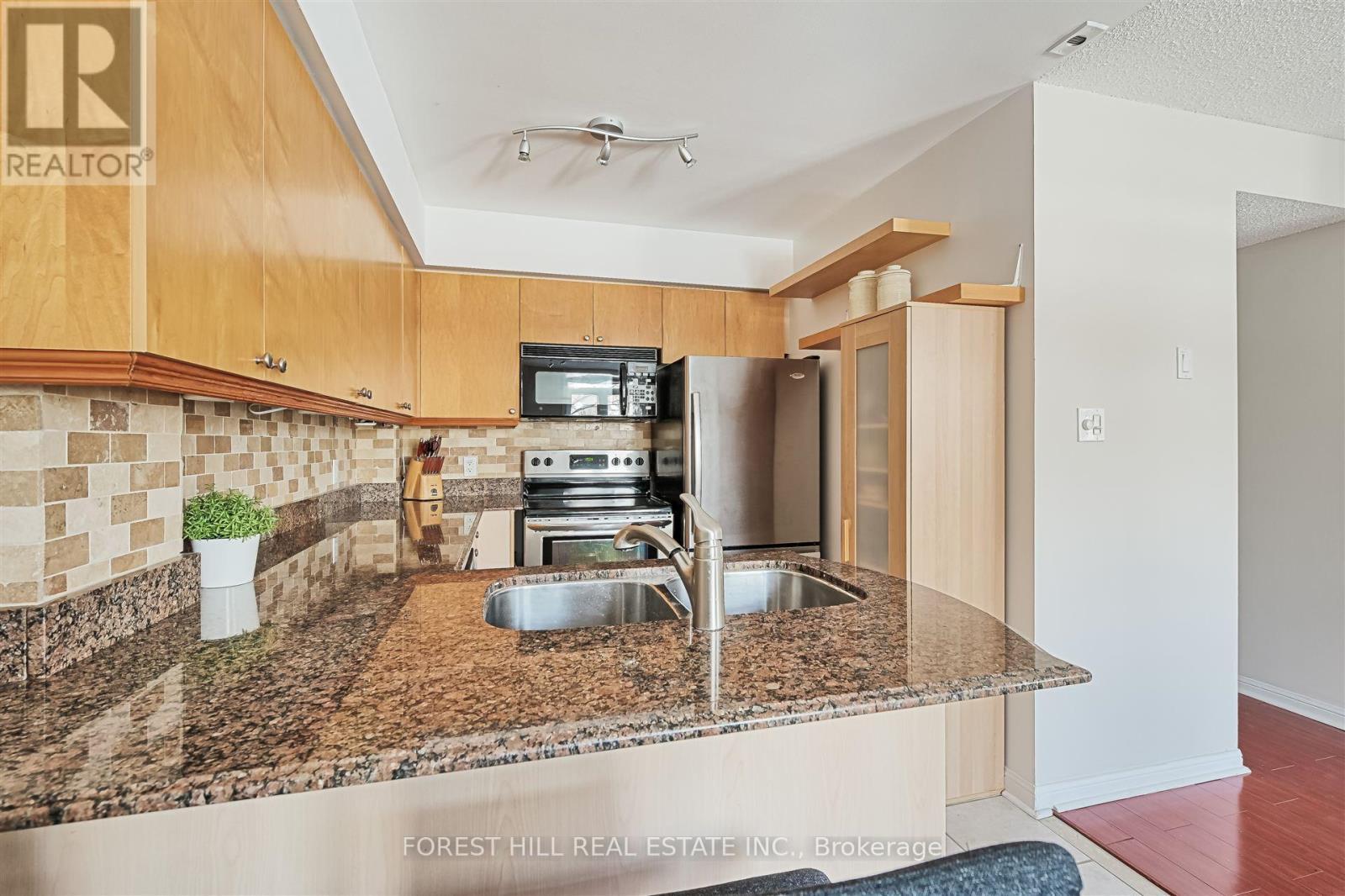 












904 - 9 SHANK STREET

,
Toronto (Niagara),




Ontario
M6J3W9

