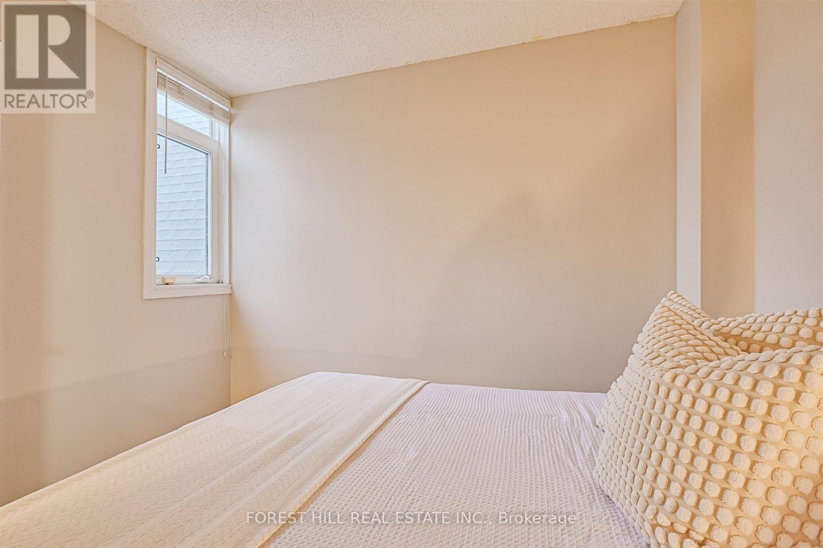 












904 - 9 SHANK STREET

,
Toronto (Niagara),




Ontario
M6J3W9

