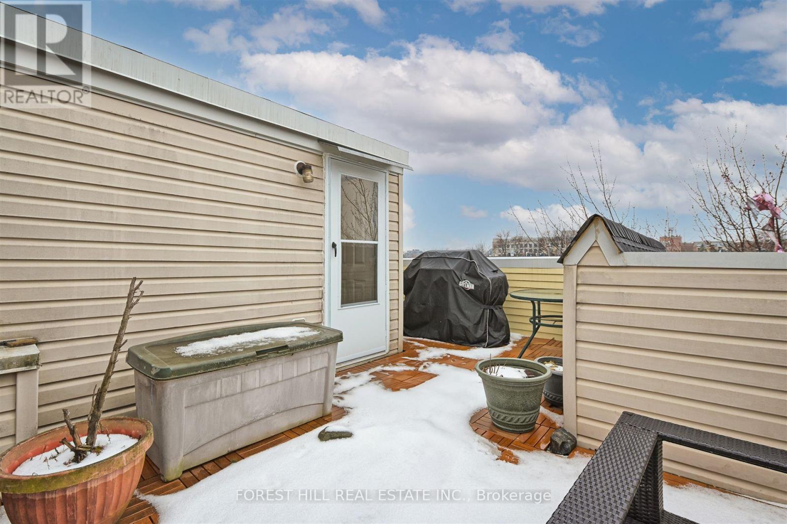 












904 - 9 SHANK STREET

,
Toronto (Niagara),




Ontario
M6J3W9

