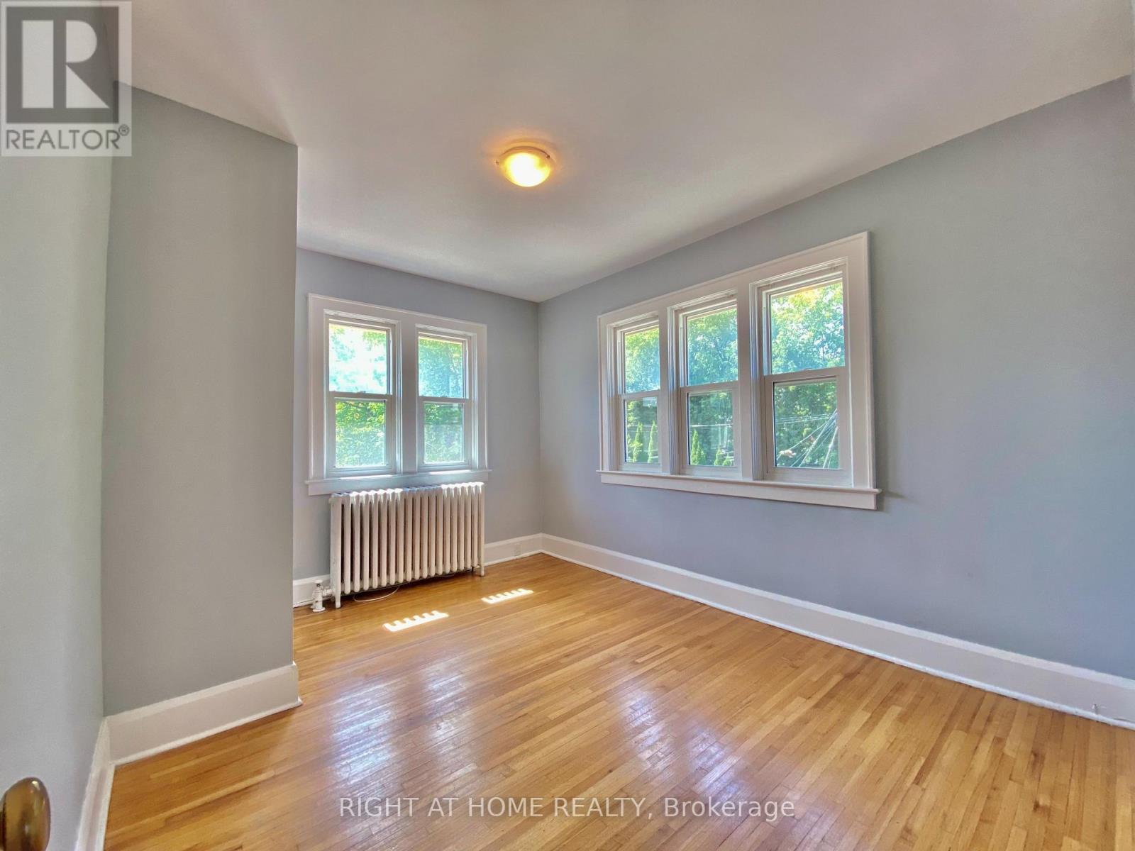 












1196 AVENUE ROAD

,
Toronto (Lawrence Park South),




Ontario
M5N2G1

