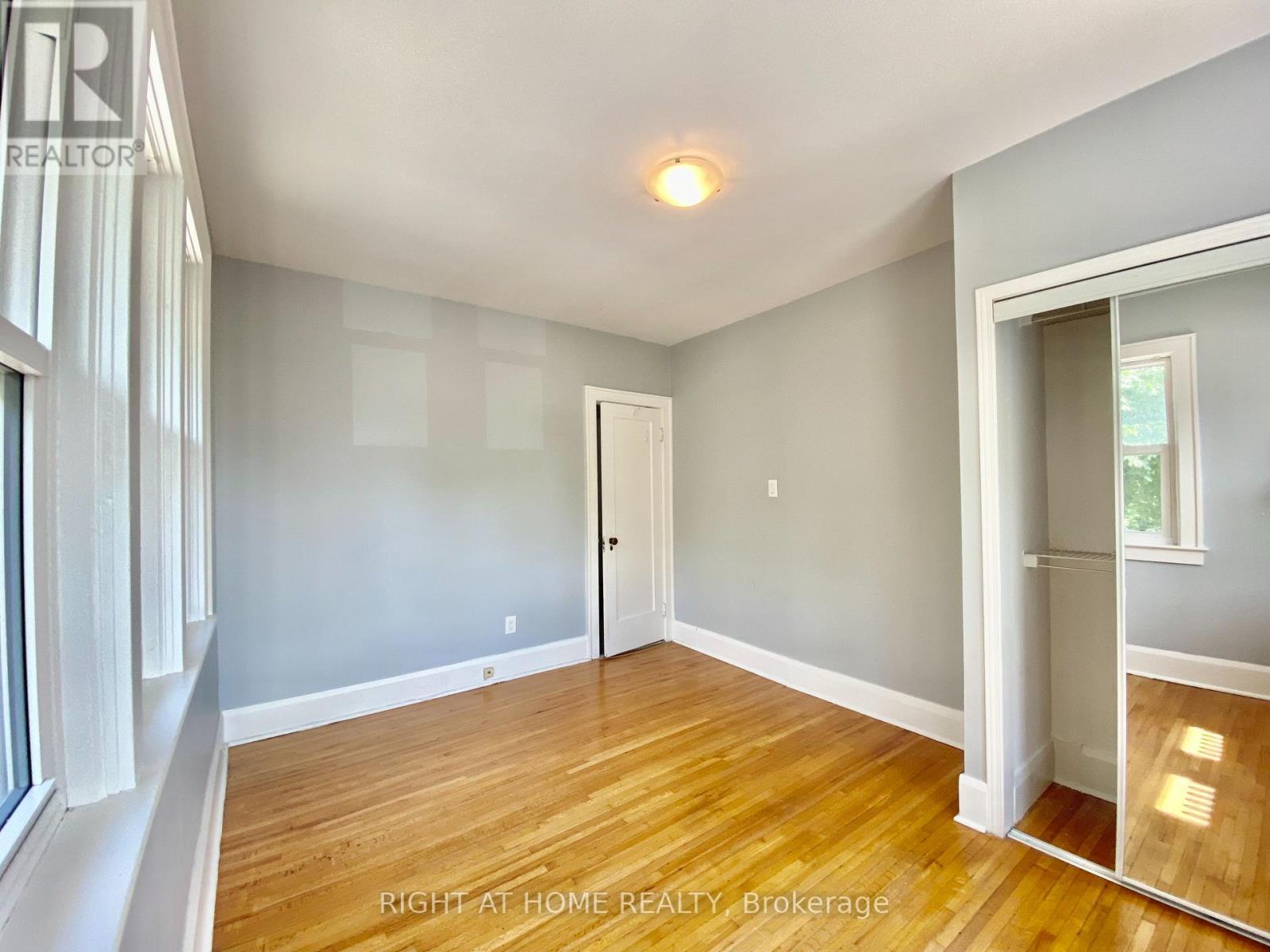 












1196 AVENUE ROAD

,
Toronto (Lawrence Park South),




Ontario
M5N2G1

