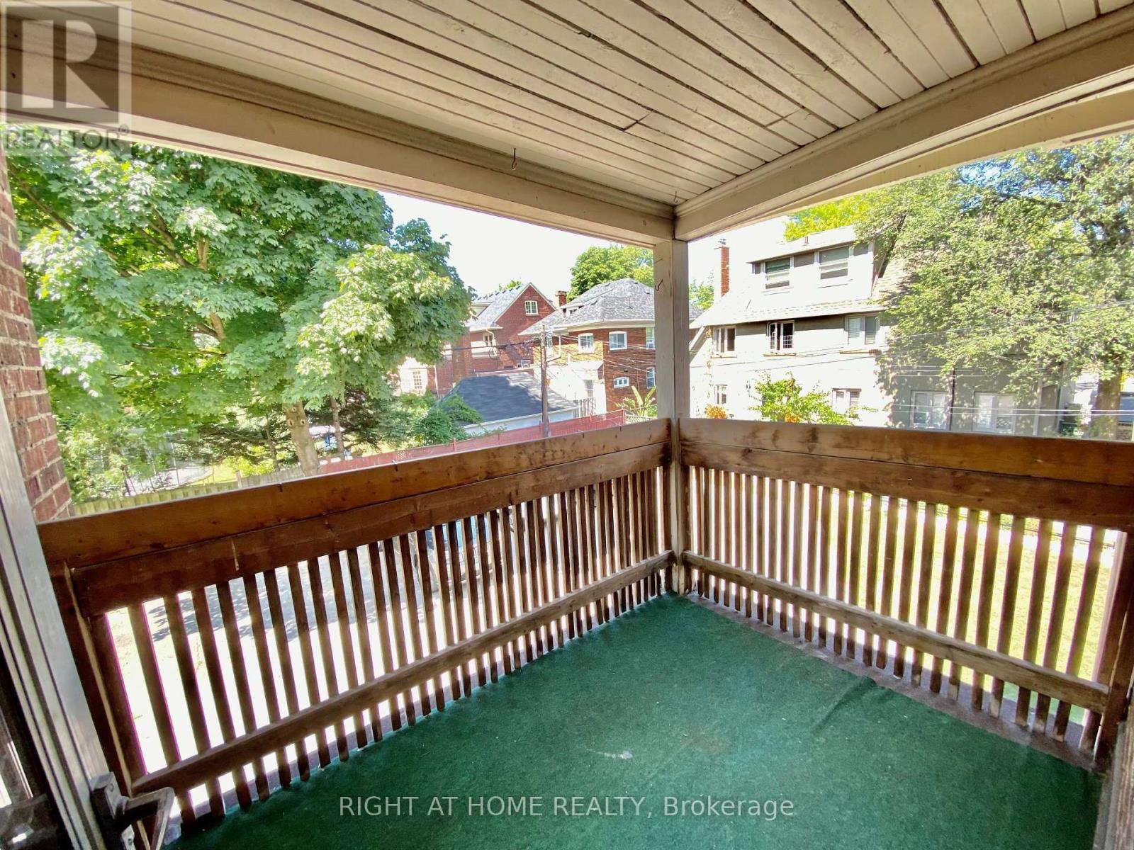 












1196 AVENUE ROAD

,
Toronto (Lawrence Park South),




Ontario
M5N2G1

