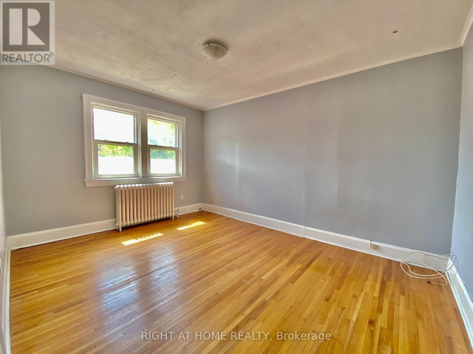 












1196 AVENUE ROAD

,
Toronto (Lawrence Park South),




Ontario
M5N2G1

