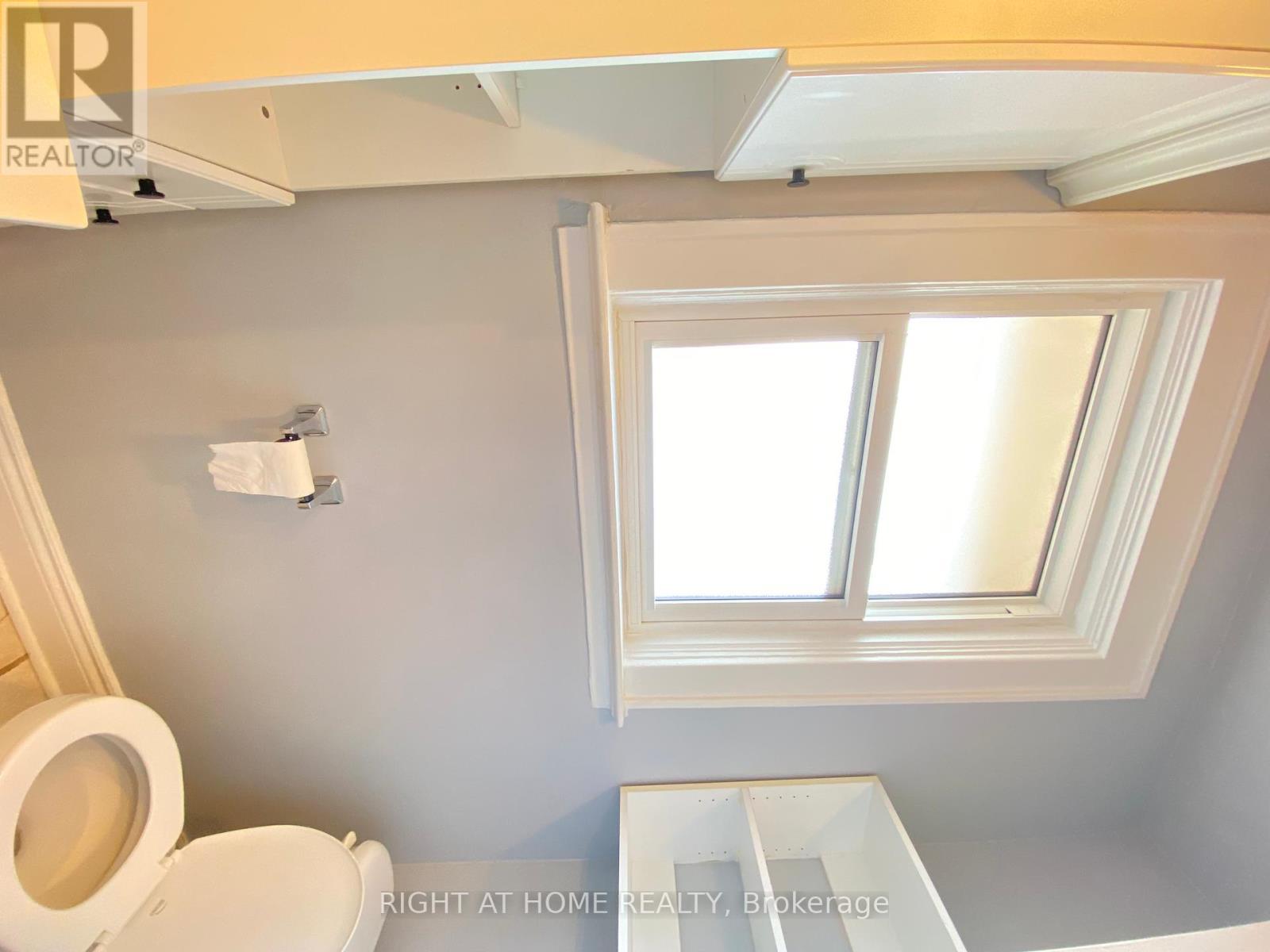 












1196 AVENUE ROAD

,
Toronto (Lawrence Park South),




Ontario
M5N2G1

