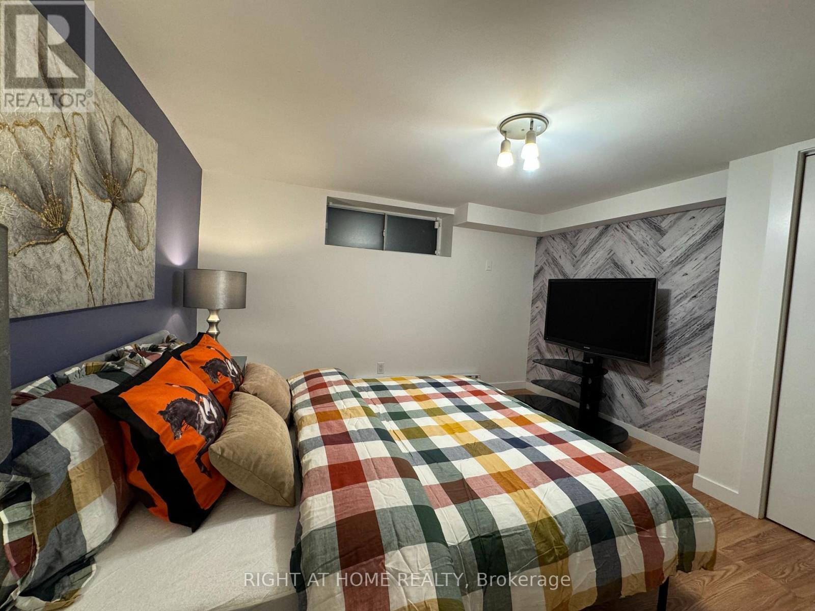 












1196 AVENUE ROAD

,
Toronto (Lawrence Park South),




Ontario
M5N2G1

