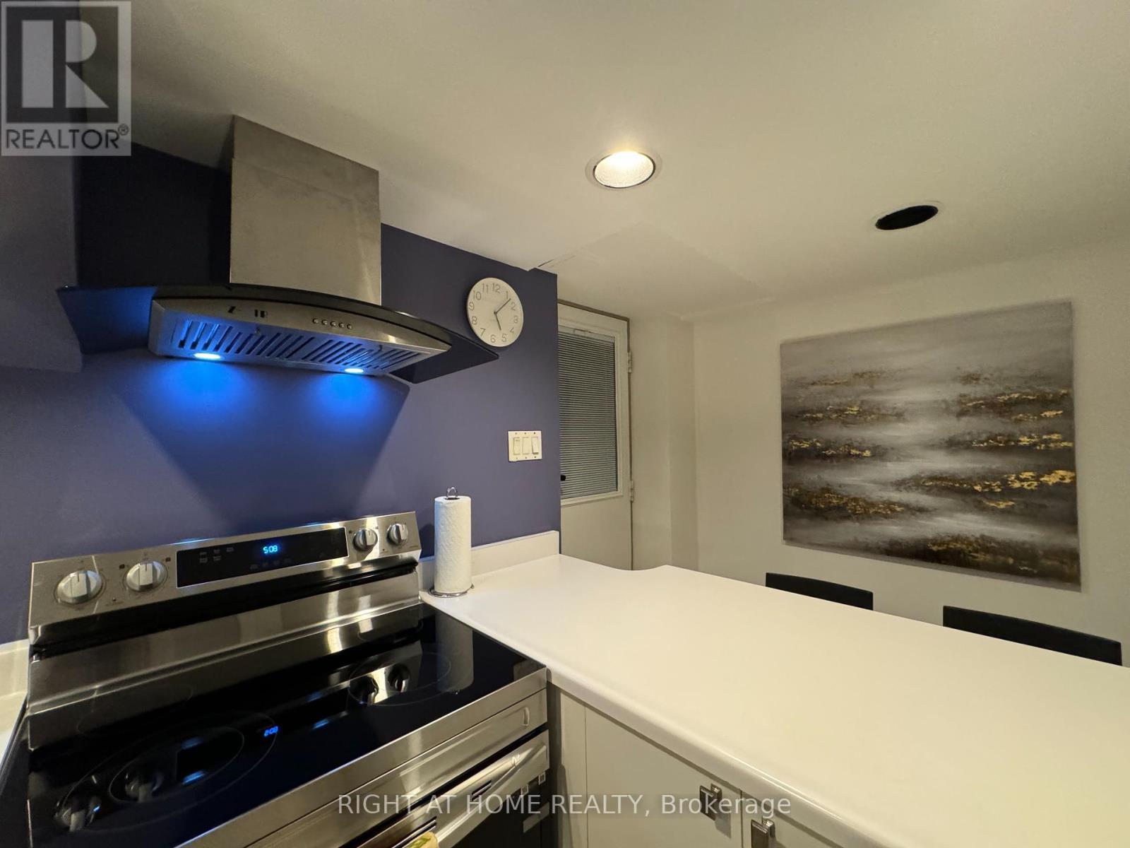












1196 AVENUE ROAD

,
Toronto (Lawrence Park South),




Ontario
M5N2G1

