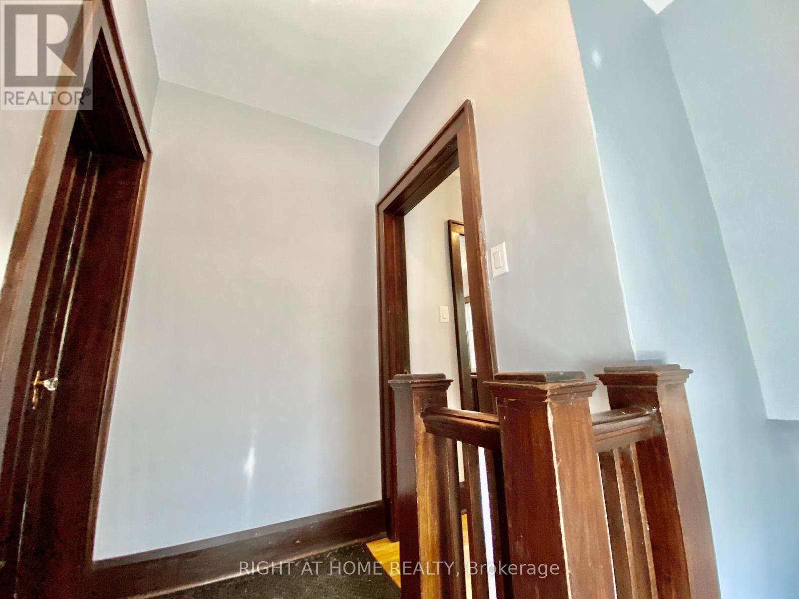 












1196 AVENUE ROAD

,
Toronto (Lawrence Park South),




Ontario
M5N2G1

