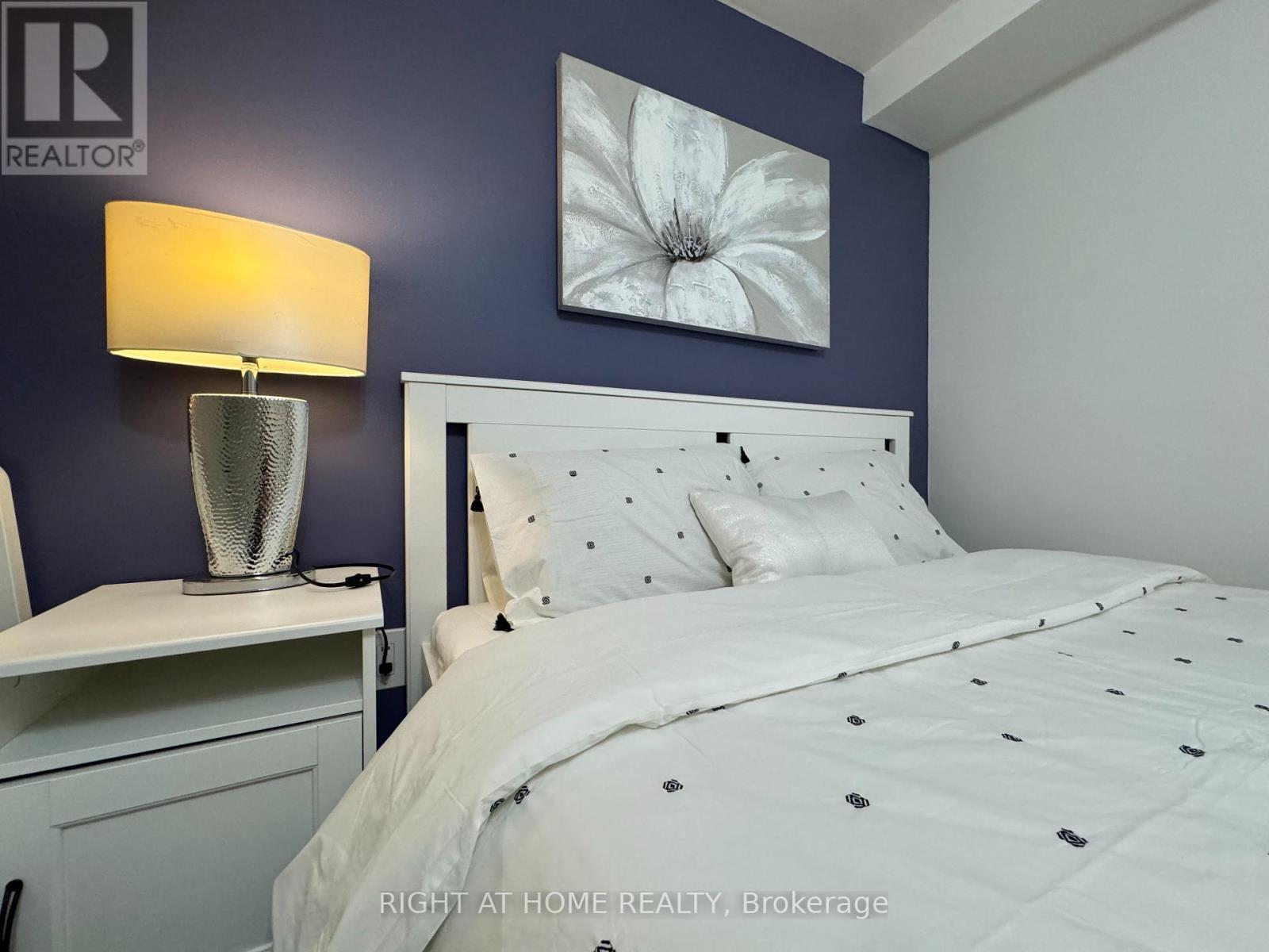 












1196 AVENUE ROAD

,
Toronto (Lawrence Park South),




Ontario
M5N2G1


