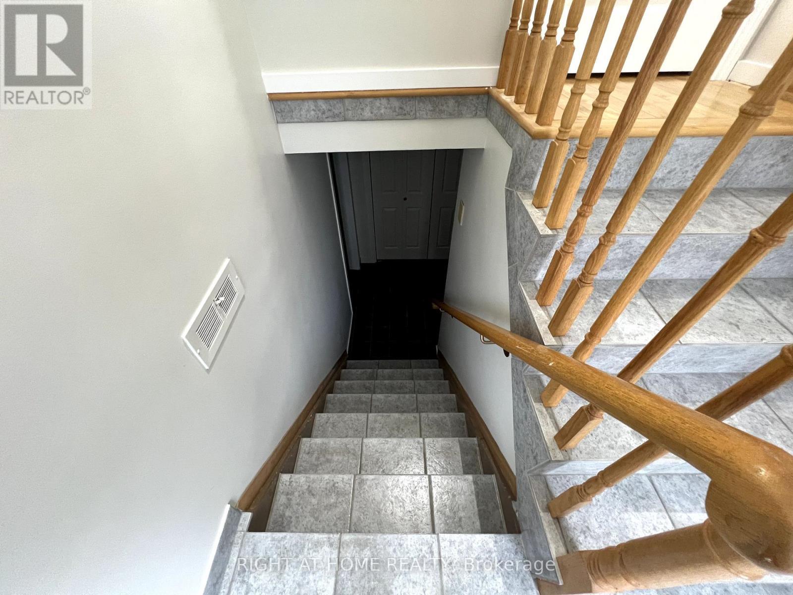 












9 DEWLANE DRIVE

,
Toronto (Newtonbrook West),




Ontario
M2R2P7

