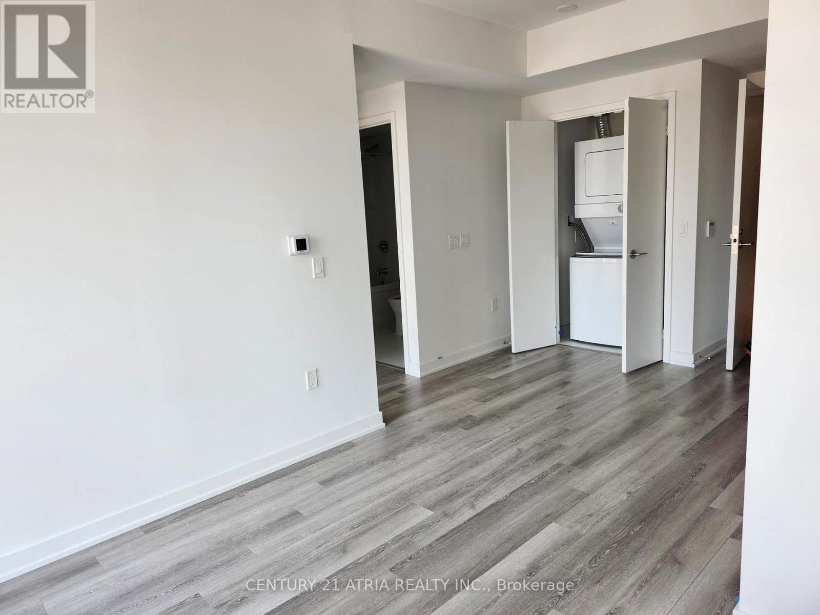 












1602 - 238 SIMCOE STREET

,
Toronto (Kensington-Chinatown),




Ontario
M5T0E2

