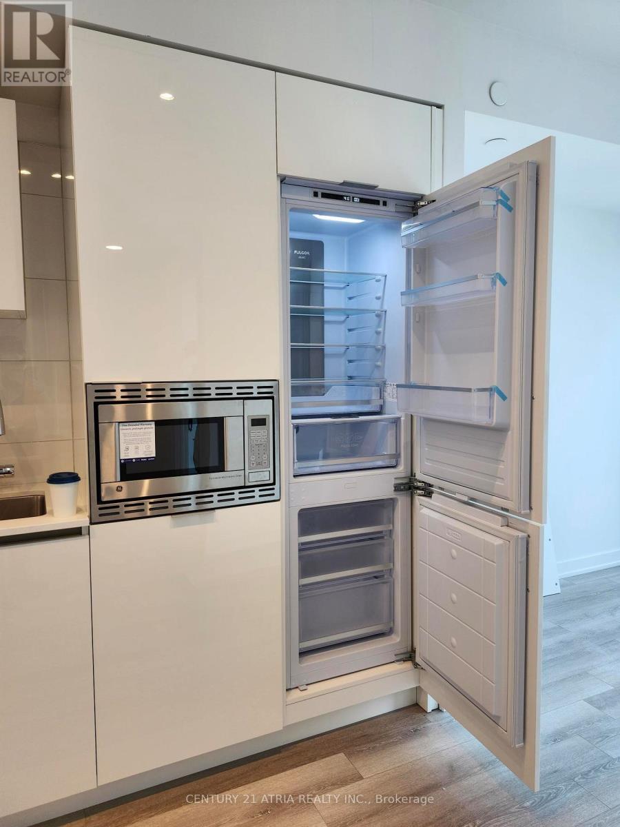 












1602 - 238 SIMCOE STREET

,
Toronto (Kensington-Chinatown),




Ontario
M5T0E2

