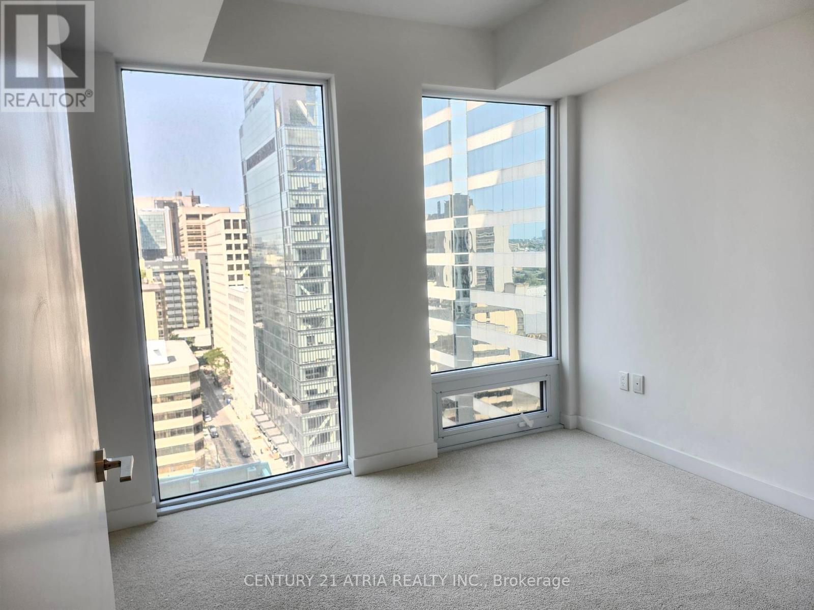 












1602 - 238 SIMCOE STREET

,
Toronto (Kensington-Chinatown),




Ontario
M5T0E2

