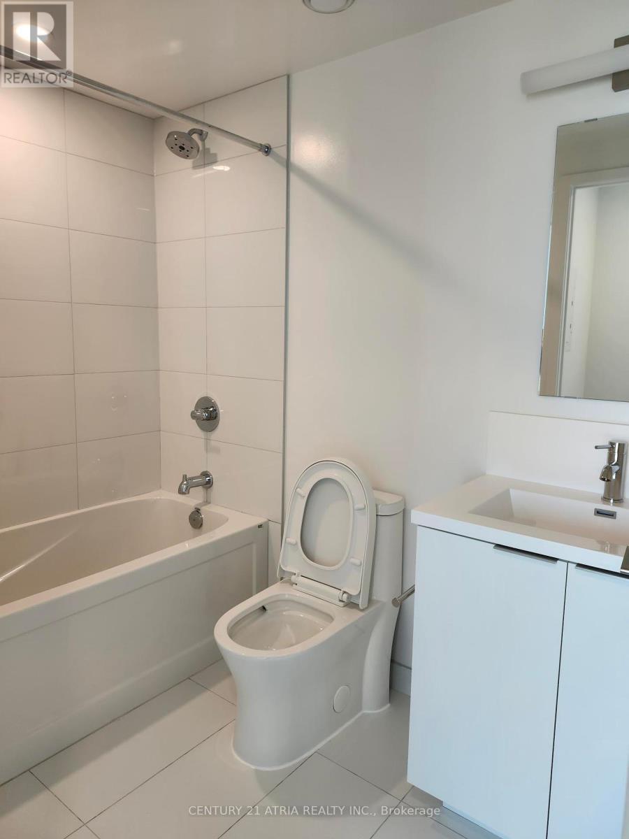












1602 - 238 SIMCOE STREET

,
Toronto (Kensington-Chinatown),




Ontario
M5T0E2

