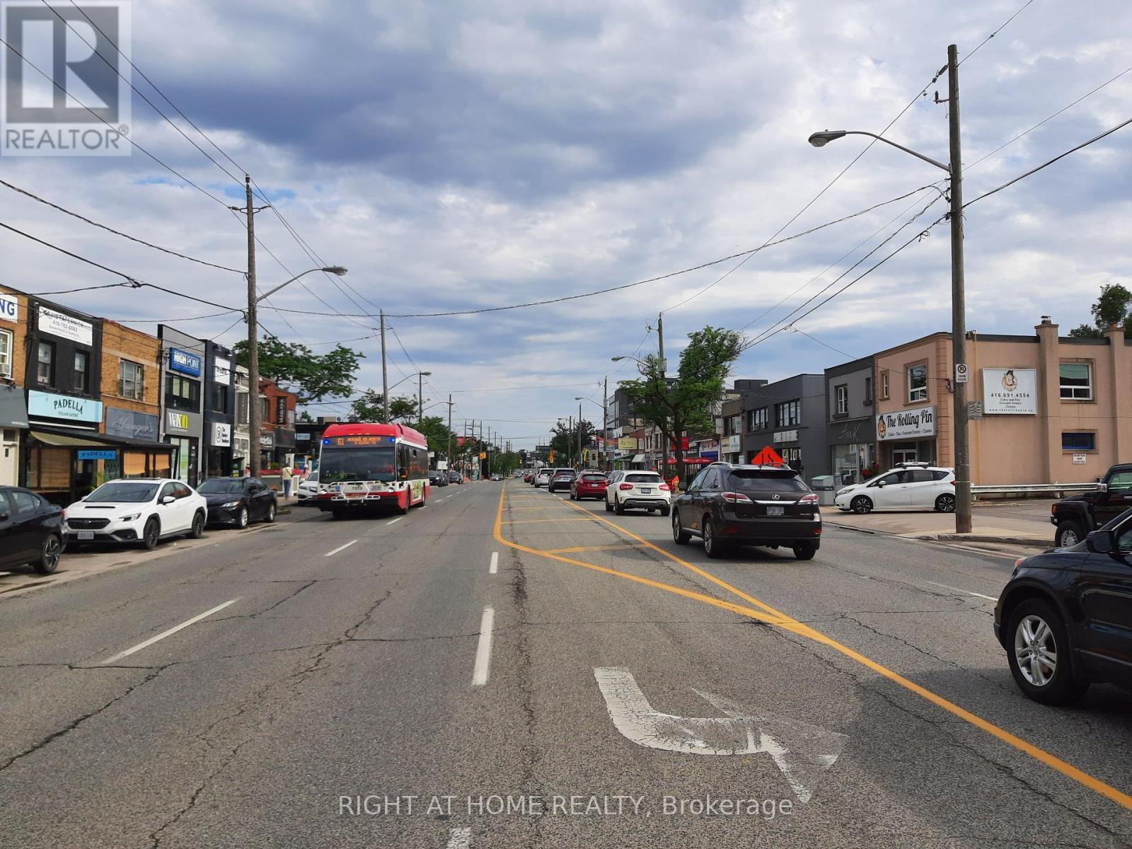












204 - 1977 AVENUE ROAD

,
Toronto (Bedford Park-Nortown),




Ontario
M5M4A3

