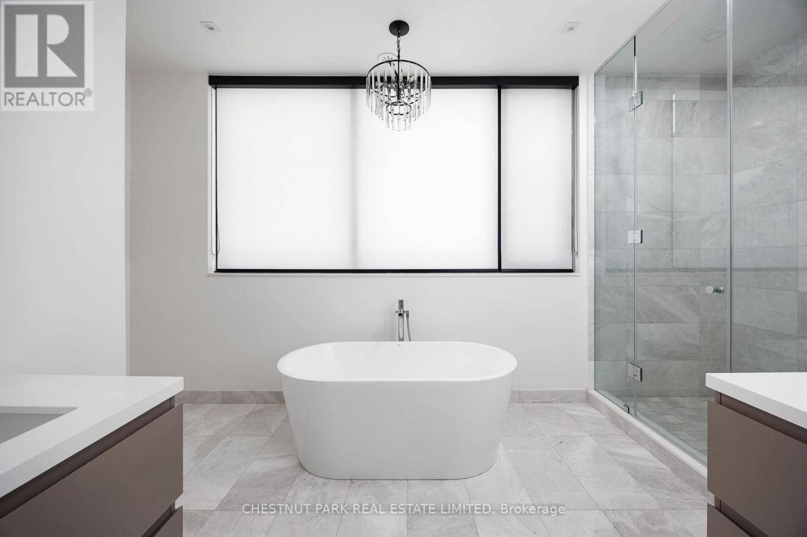 












75 FOXBAR ROAD

,
Toronto (Yonge-St. Clair),




Ontario
M4V2G5

