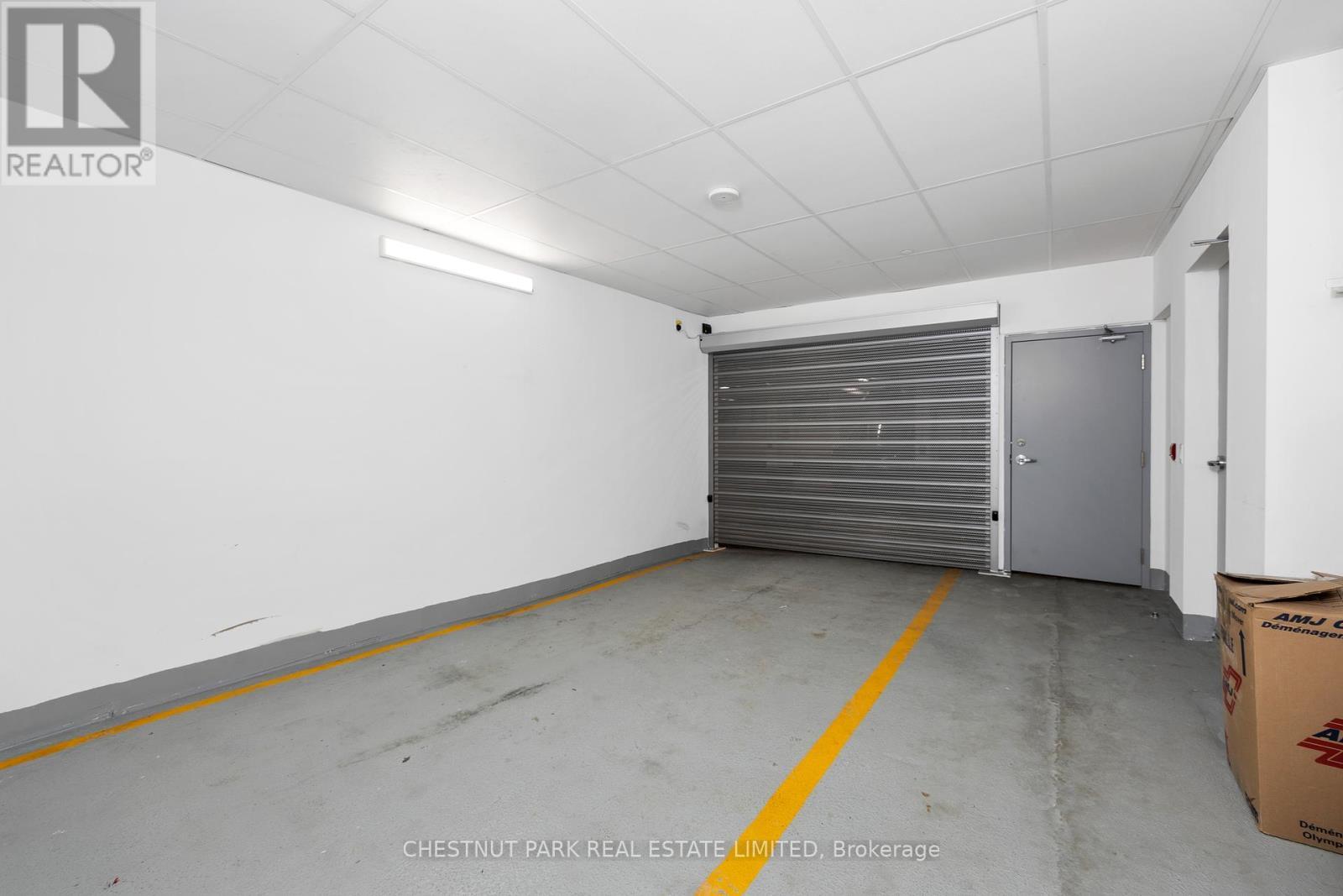












75 FOXBAR ROAD

,
Toronto (Yonge-St. Clair),




Ontario
M4V2G5

