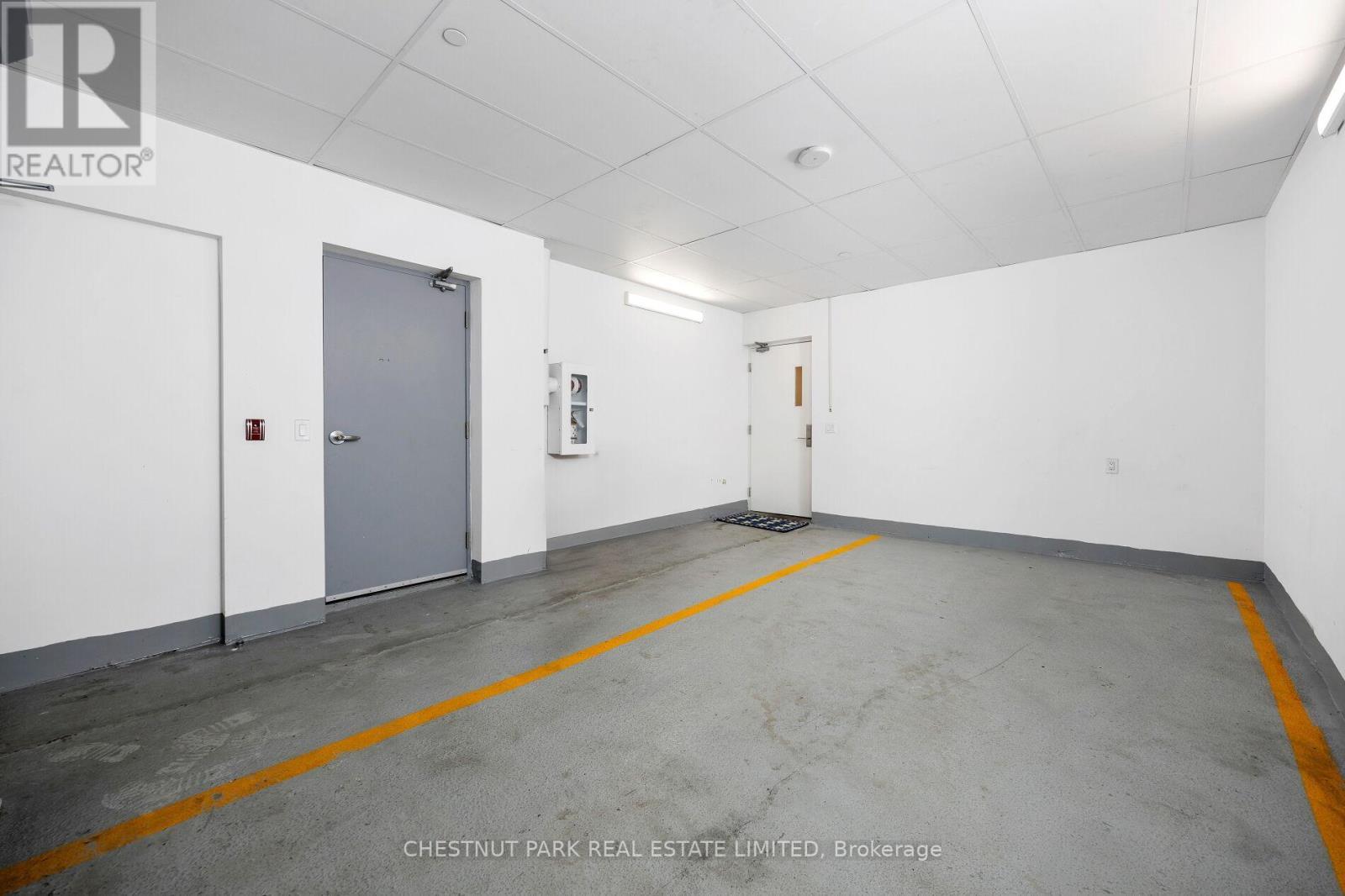 












75 FOXBAR ROAD

,
Toronto (Yonge-St. Clair),




Ontario
M4V2G5

