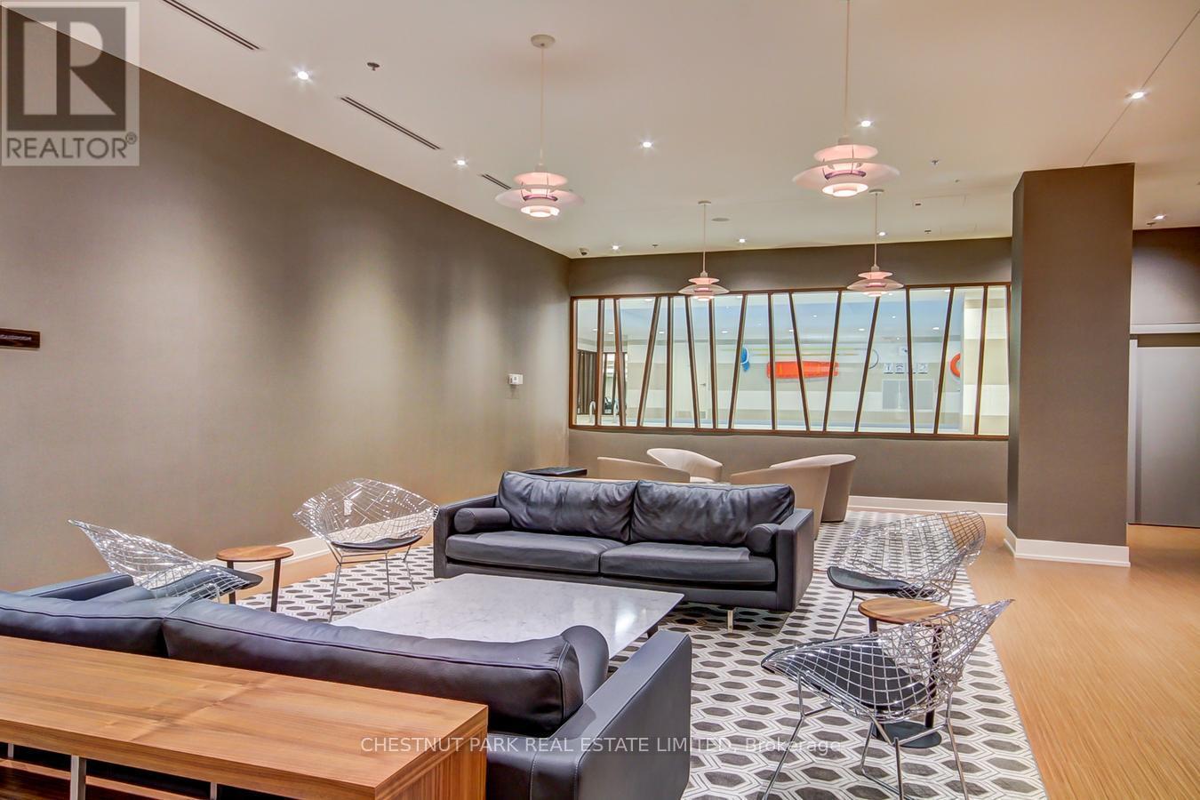 












75 FOXBAR ROAD

,
Toronto (Yonge-St. Clair),




Ontario
M4V2G5


