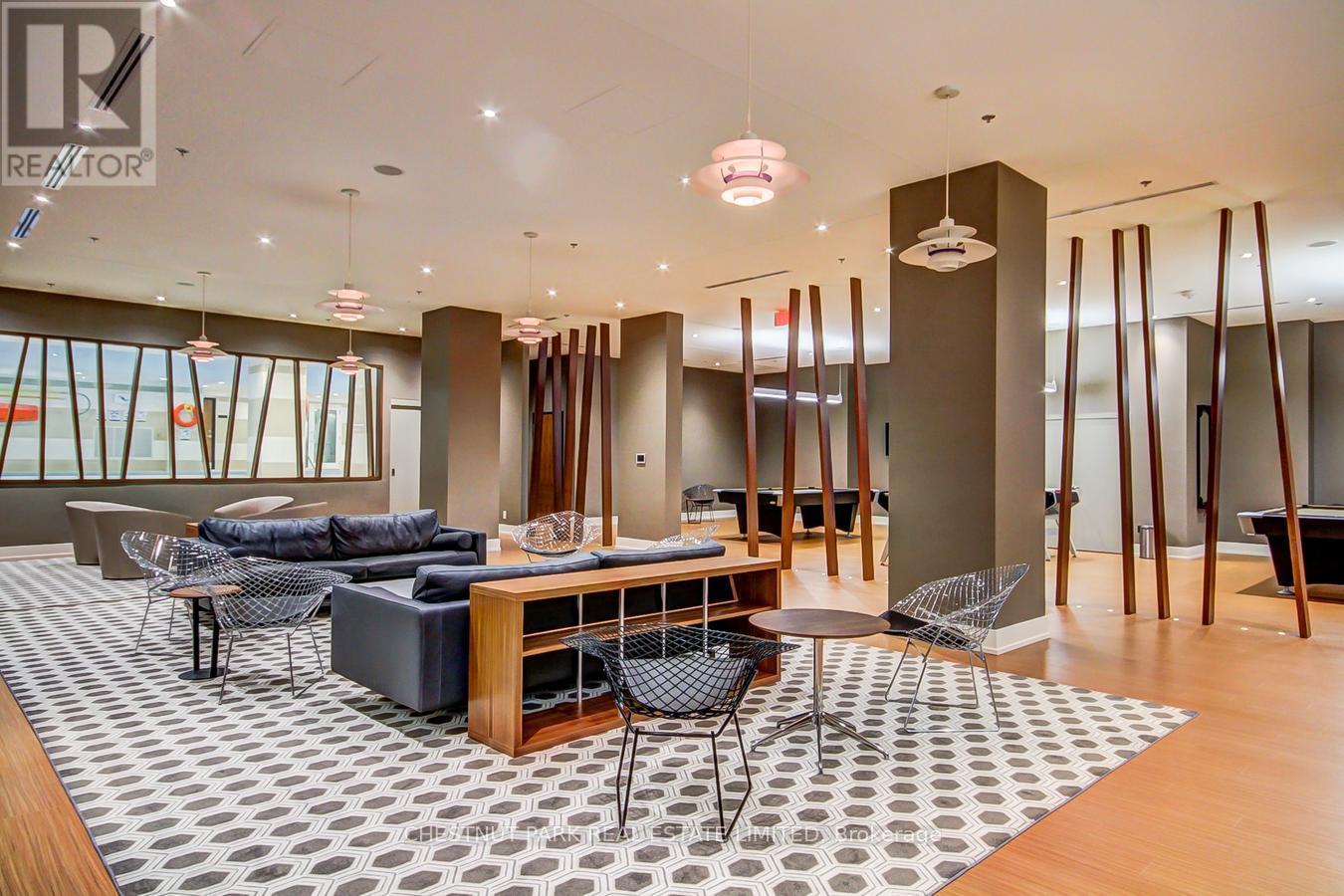 












75 FOXBAR ROAD

,
Toronto (Yonge-St. Clair),




Ontario
M4V2G5

