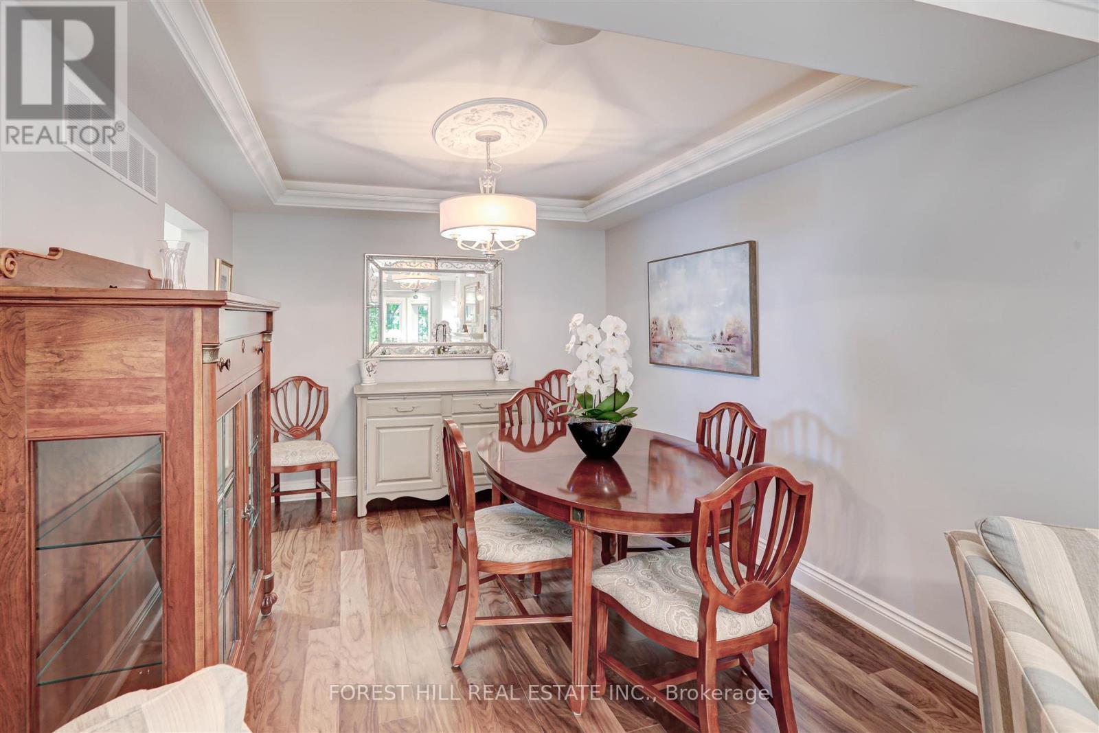 












465 SPADINA ROAD

,
Toronto (Forest Hill South),




Ontario
M5P2W5

