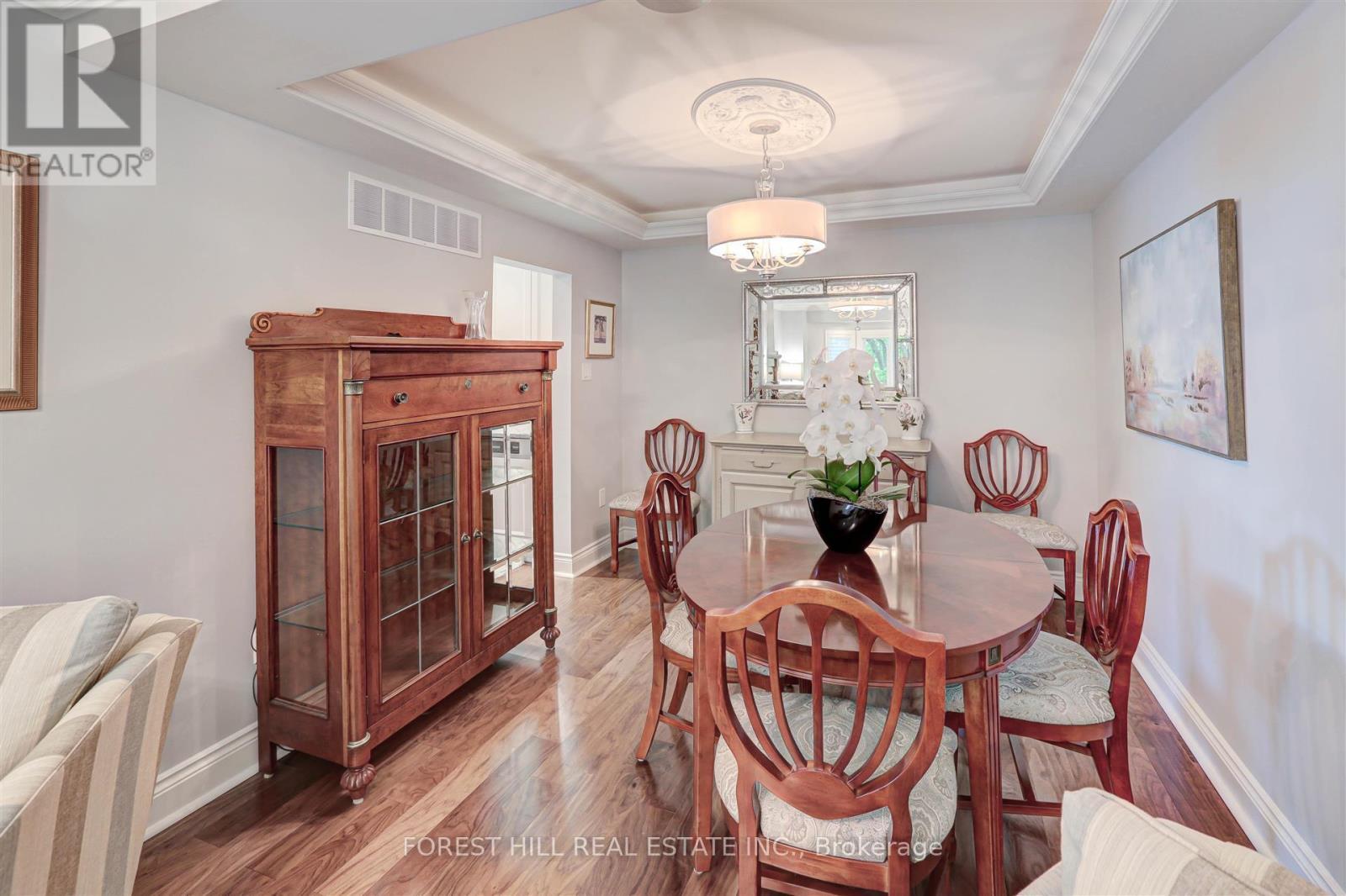 












465 SPADINA ROAD

,
Toronto (Forest Hill South),




Ontario
M5P2W5

