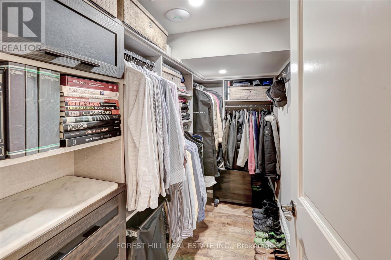 












465 SPADINA ROAD

,
Toronto (Forest Hill South),




Ontario
M5P2W5

