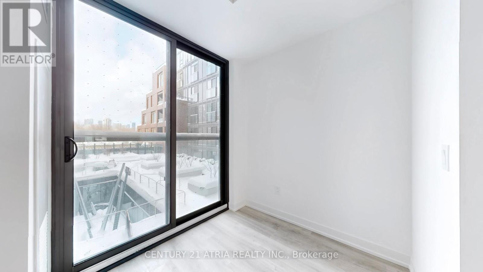 












343 - 28 EASTERN AVENUE

,
Toronto (Moss Park),




Ontario
M5A0Y2

