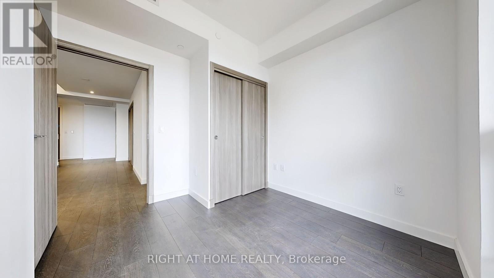 












2307 - 27 MCMAHON DRIVE

,
Toronto (Bayview Village),




Ontario
M2K0J2

