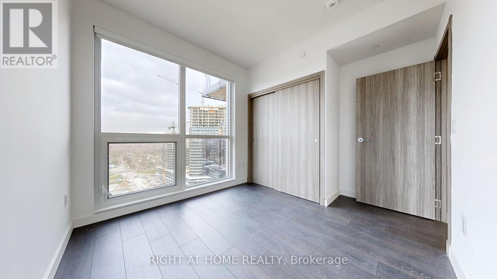 












2307 - 27 MCMAHON DRIVE

,
Toronto (Bayview Village),




Ontario
M2K0J2

