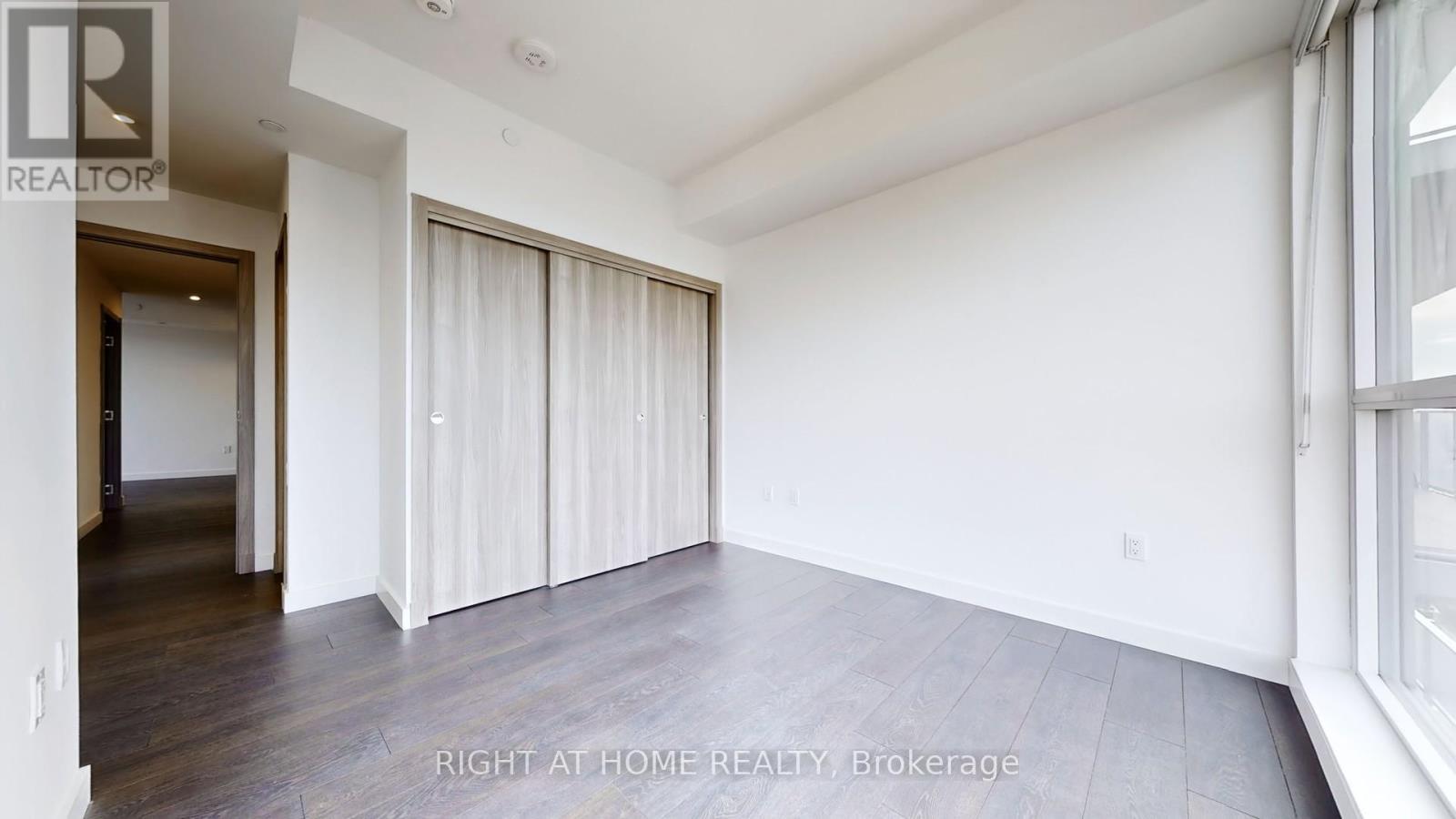 












2307 - 27 MCMAHON DRIVE

,
Toronto (Bayview Village),




Ontario
M2K0J2

