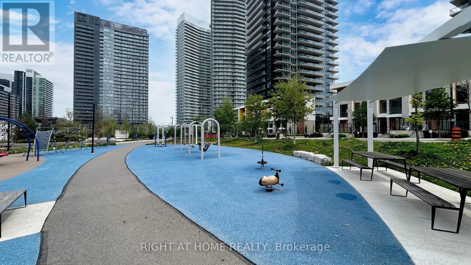 












2307 - 27 MCMAHON DRIVE

,
Toronto (Bayview Village),




Ontario
M2K0J2

