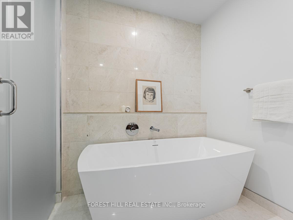 












201 - 280 HOWLAND AVENUE

,
Toronto (Annex),




Ontario
M5R0C3

