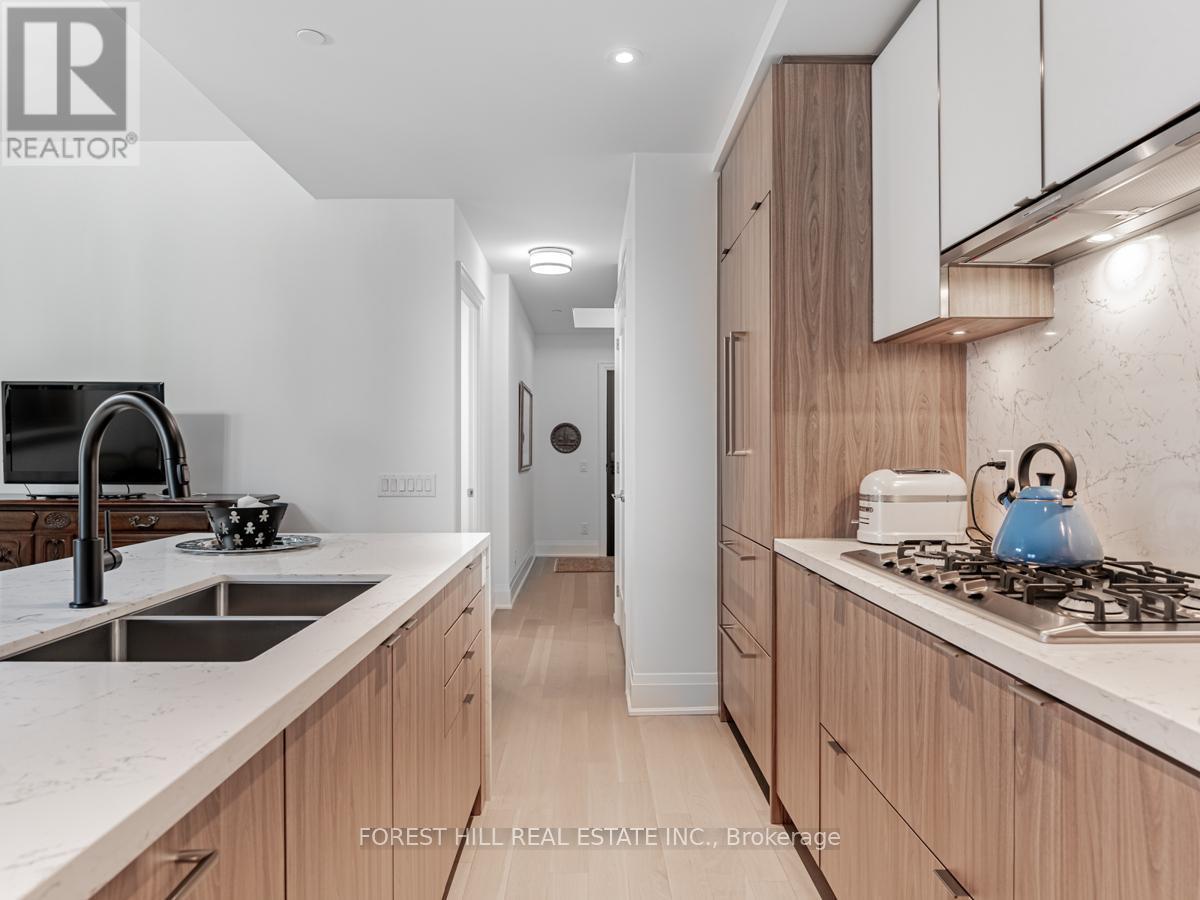 












201 - 280 HOWLAND AVENUE

,
Toronto (Annex),




Ontario
M5R0C3

