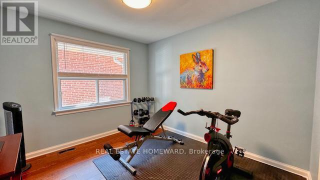












12 KENEWEN COURT

,
Toronto (Victoria Village),




Ontario
M4A1R8

