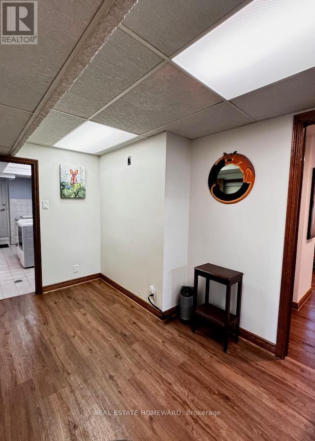 












12 KENEWEN COURT

,
Toronto (Victoria Village),




Ontario
M4A1R8

