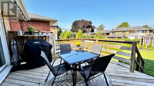 












12 KENEWEN COURT

,
Toronto (Victoria Village),




Ontario
M4A1R8

