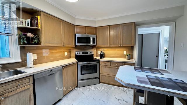 












12 KENEWEN COURT

,
Toronto (Victoria Village),




Ontario
M4A1R8

