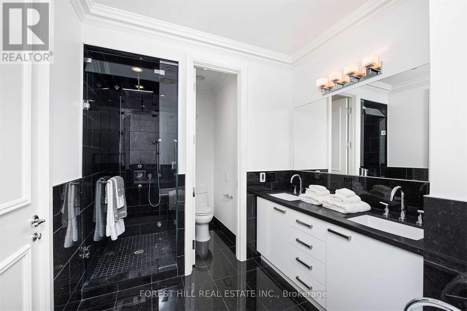 












4202 - 311 BAY STREET

,
Toronto (Bay Street Corridor),




Ontario
M5H4G5

