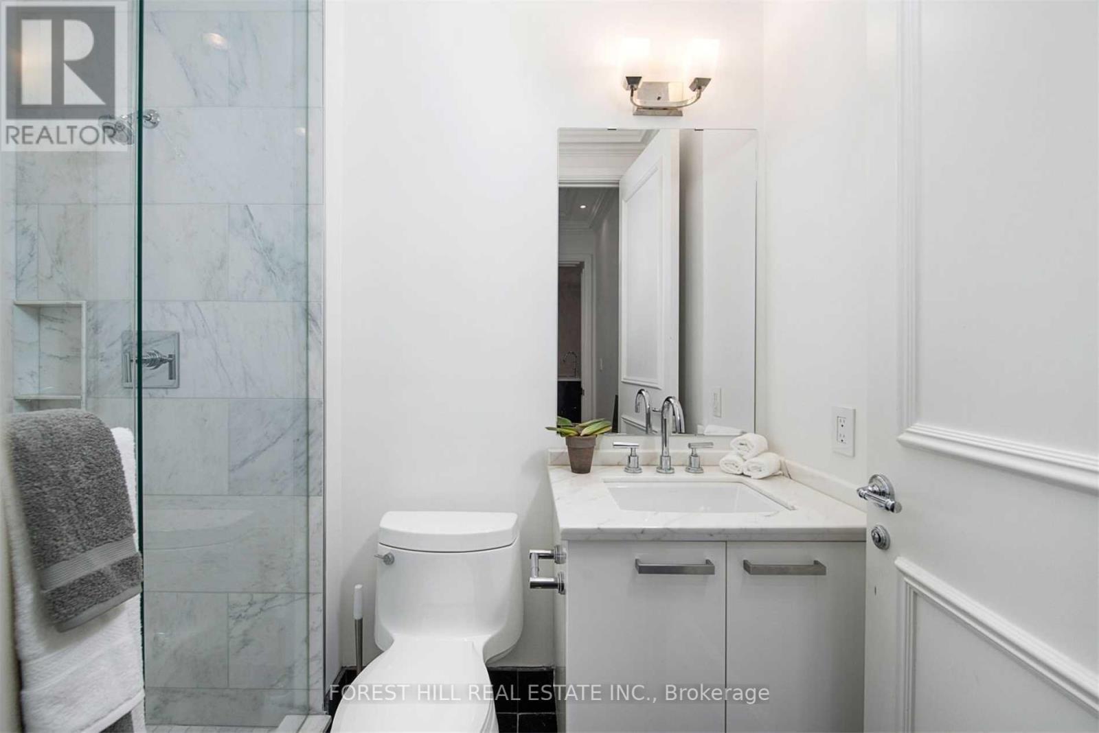 












4202 - 311 BAY STREET

,
Toronto (Bay Street Corridor),




Ontario
M5H4G5


