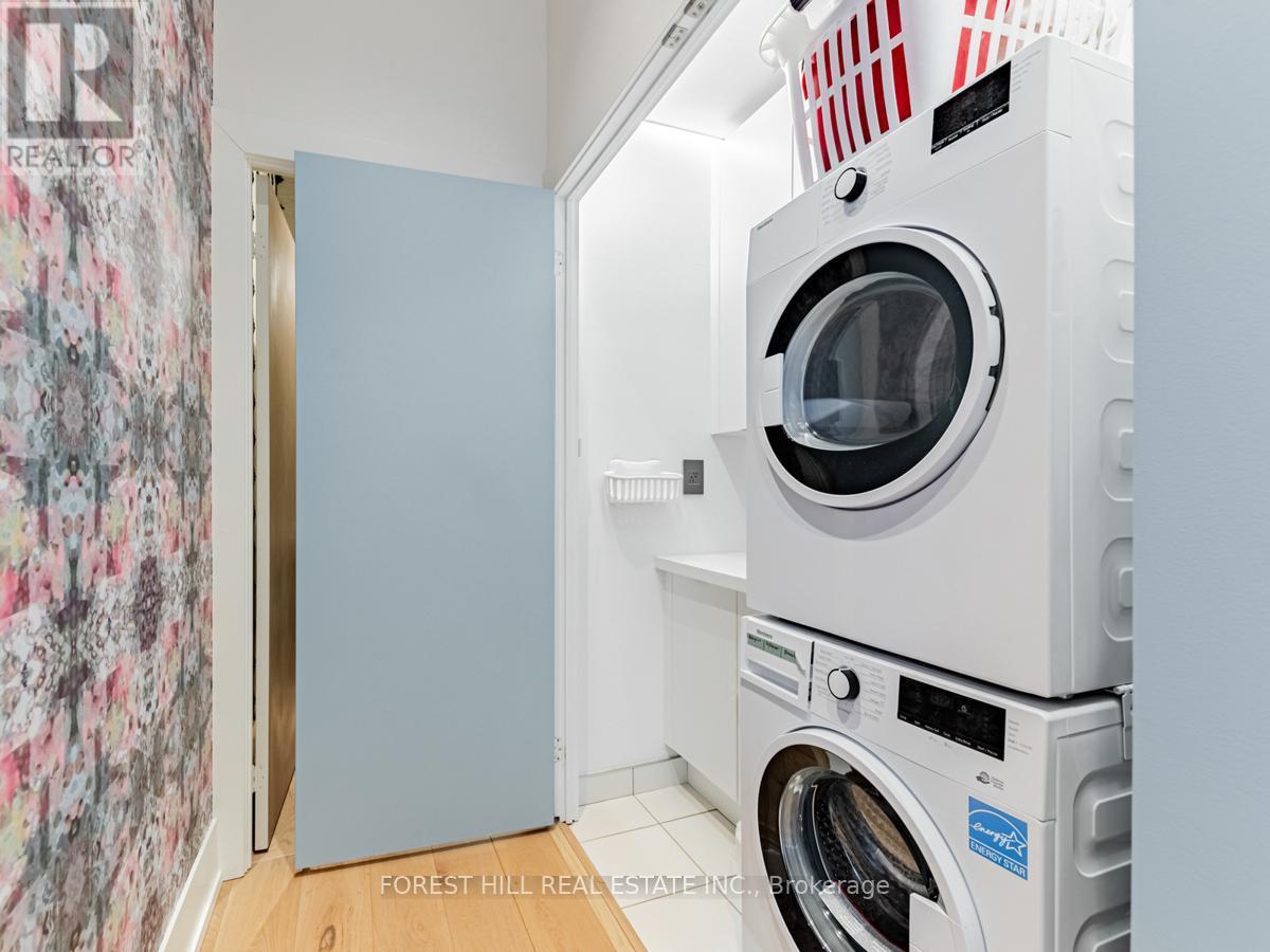 












PH2 - 181 BEDFORD ROAD

,
Toronto (Annex),




Ontario
M5R0C2

