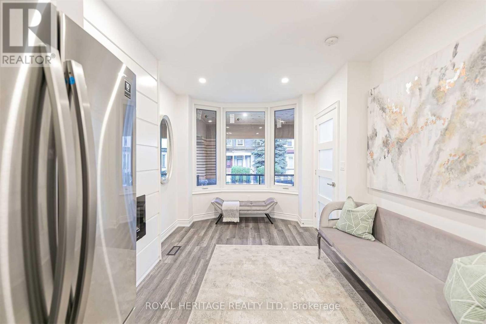 












66A BELLEVUE AVENUE

,
Toronto (Kensington-Chinatown),




Ontario
M5T2N4

