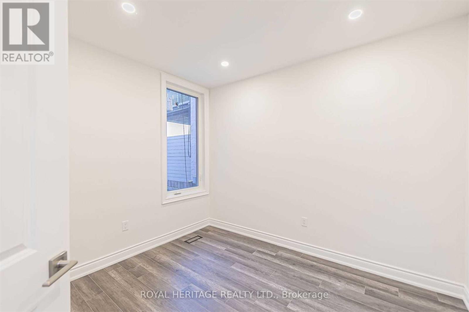 












66A BELLEVUE AVENUE

,
Toronto (Kensington-Chinatown),




Ontario
M5T2N4

