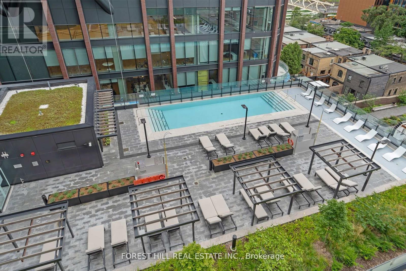 












707 - 455 WELLINGTON STREET W

,
Toronto (Waterfront Communities),




Ontario
M5V0V8

