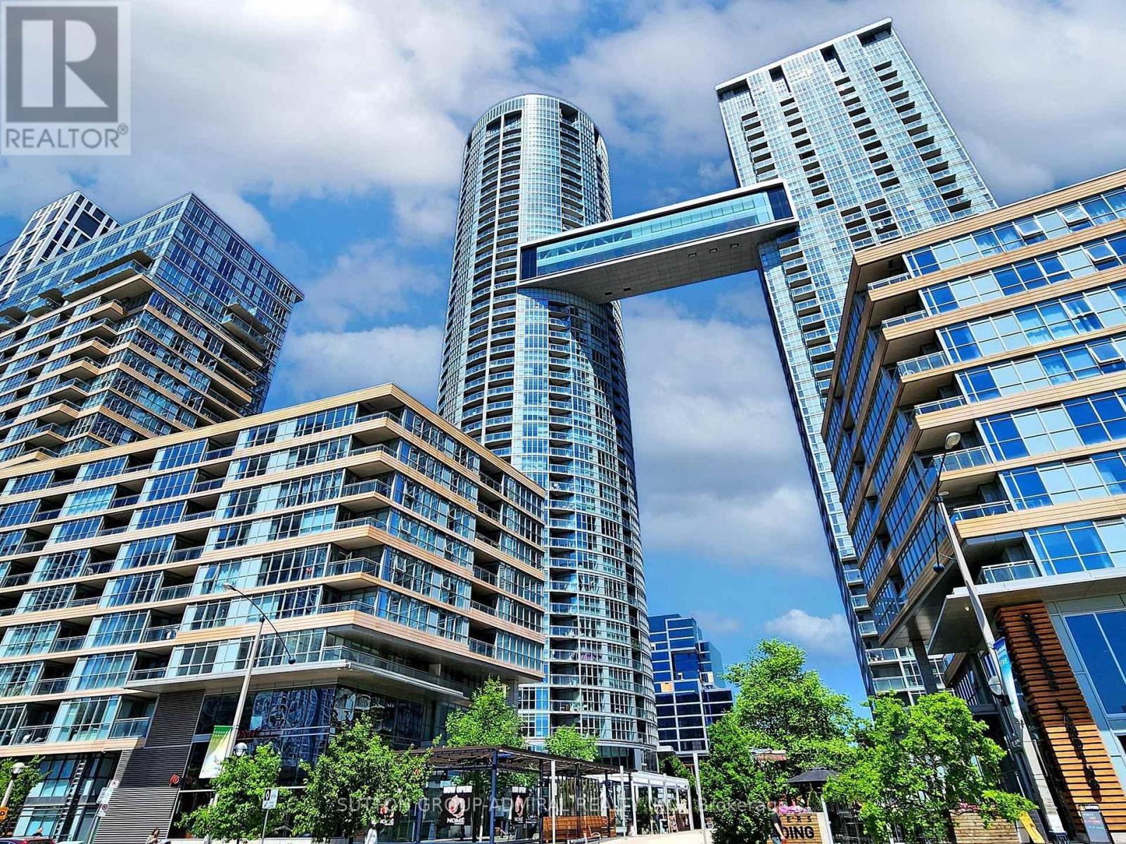 












1710 - 21 ICEBOAT TERRACE

,
Toronto (Waterfront Communities),




Ontario
M5V4A5

