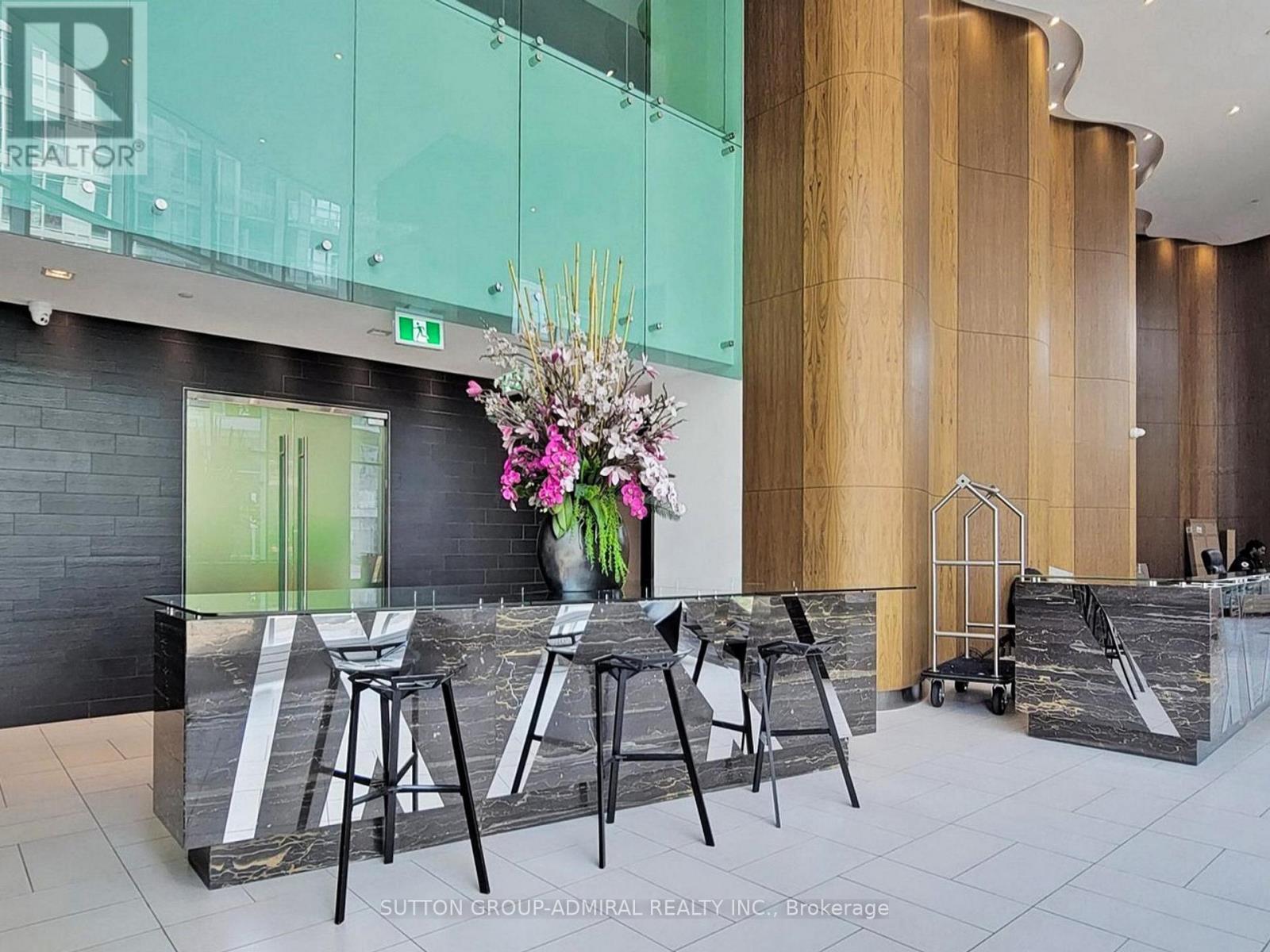 












1710 - 21 ICEBOAT TERRACE

,
Toronto (Waterfront Communities),




Ontario
M5V4A5

