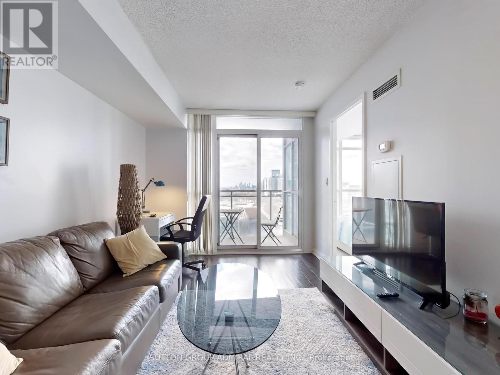 












1710 - 21 ICEBOAT TERRACE

,
Toronto (Waterfront Communities),




Ontario
M5V4A5

