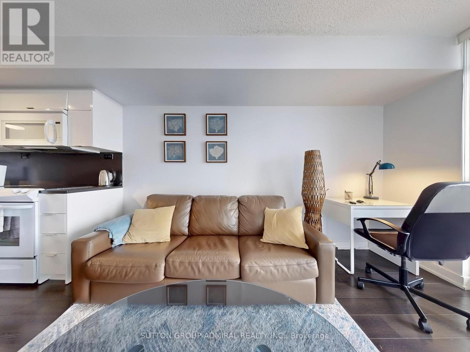 












1710 - 21 ICEBOAT TERRACE

,
Toronto (Waterfront Communities),




Ontario
M5V4A5

