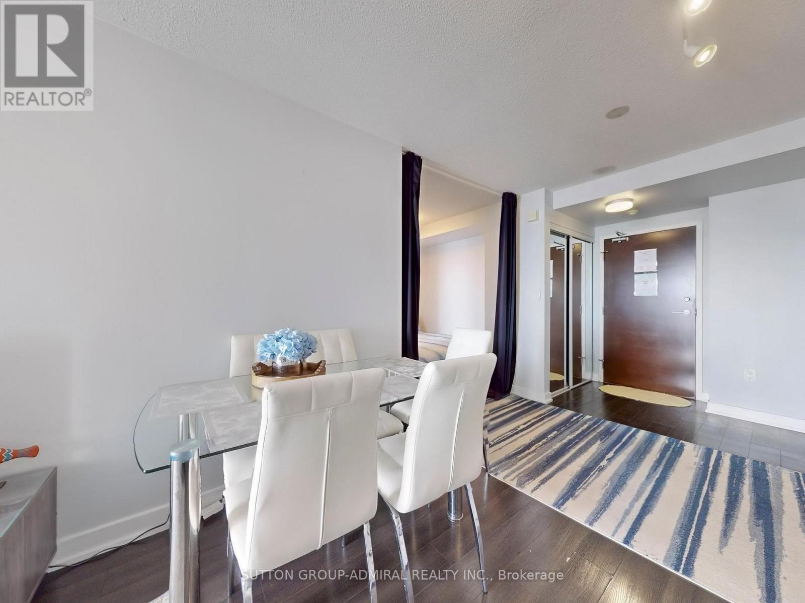 












1710 - 21 ICEBOAT TERRACE

,
Toronto (Waterfront Communities),




Ontario
M5V4A5

