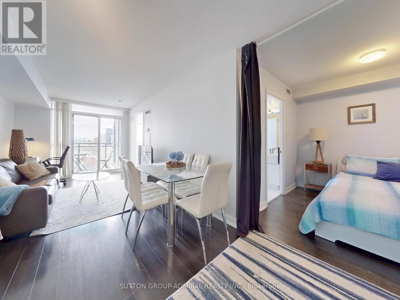 












1710 - 21 ICEBOAT TERRACE

,
Toronto (Waterfront Communities),




Ontario
M5V4A5

