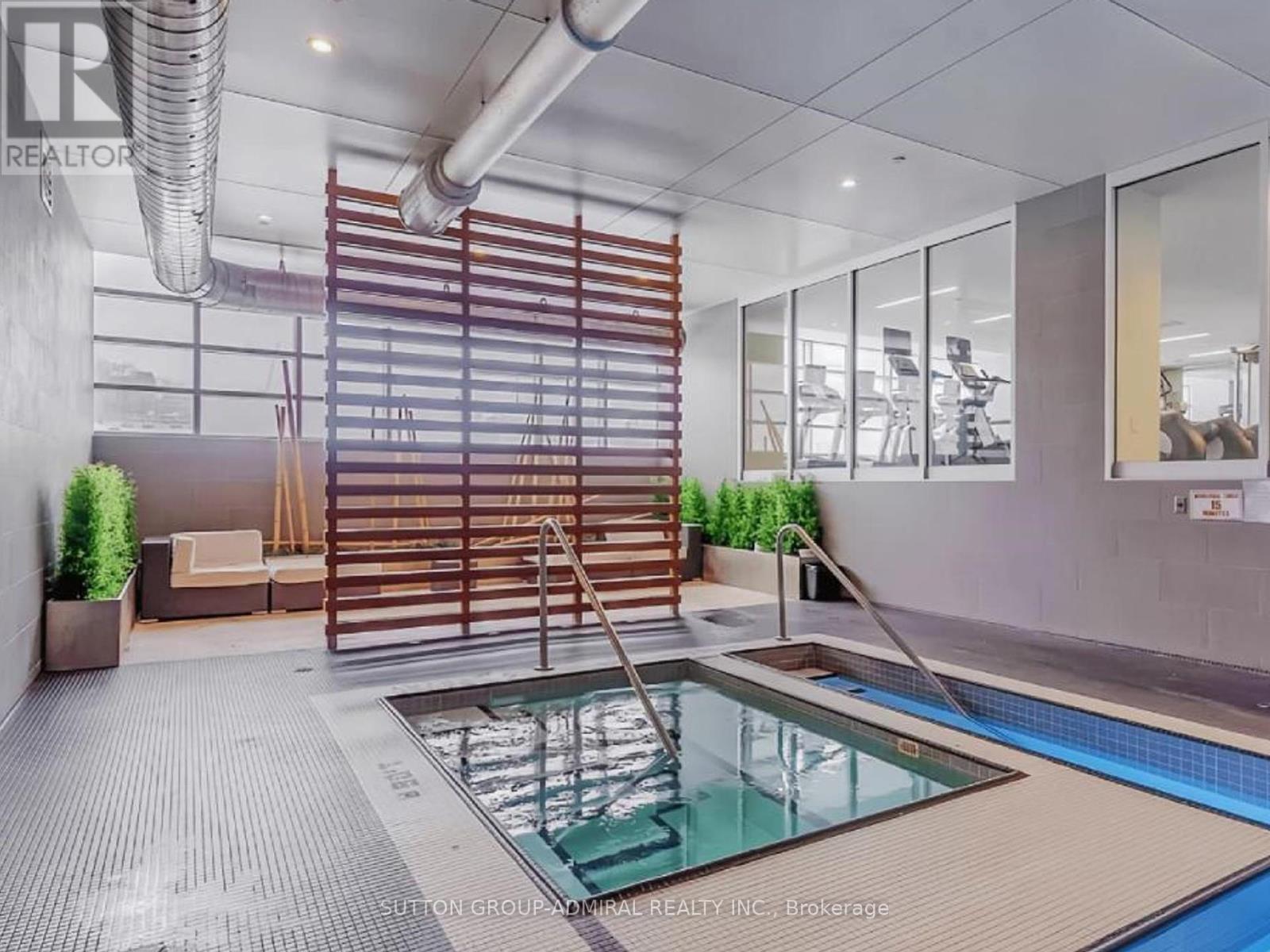 












1710 - 21 ICEBOAT TERRACE

,
Toronto (Waterfront Communities),




Ontario
M5V4A5

